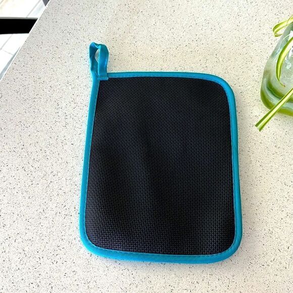 NWOT Pot Holder With Pocket Trying to Earn Brownie Points Turquoise Hot Pad - Picture 5 of 11